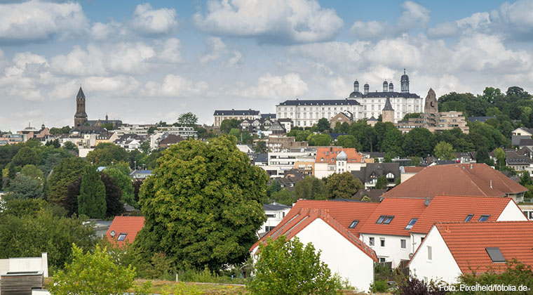 Stadtteil Bensberg mit Blick auf das Schloss Bensberg